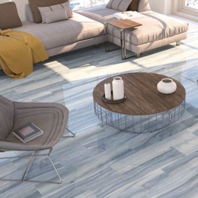 wood look tile floors in a Florida home